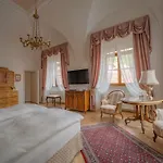 Schloss 5*