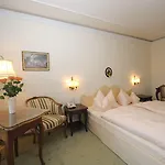 Schloss 5*