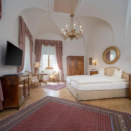 Hotel Schloss 5*