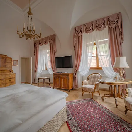 Schloss 5*
