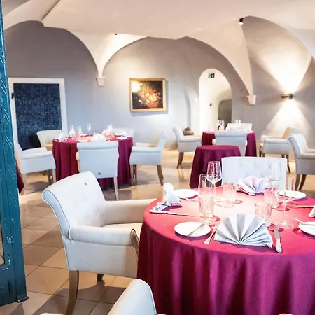 מלון Schloss 5*