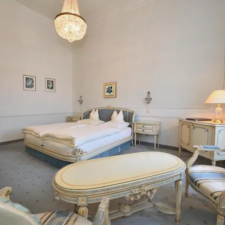 Schloss 5*